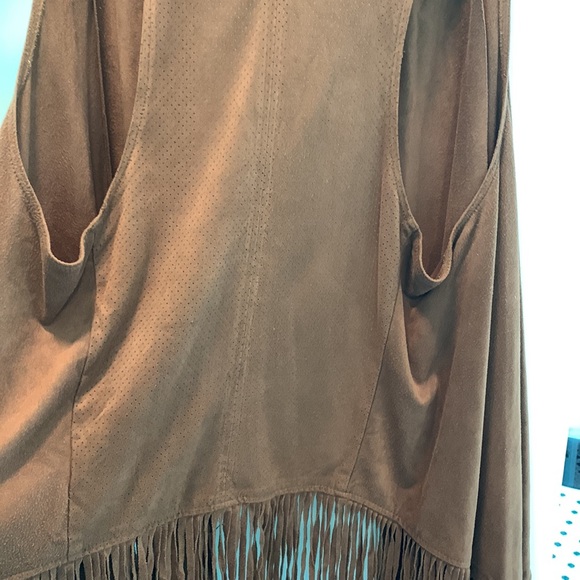 Democracy tasseled faux suede vest polyester and spandex light opening - Picture 6 of 9